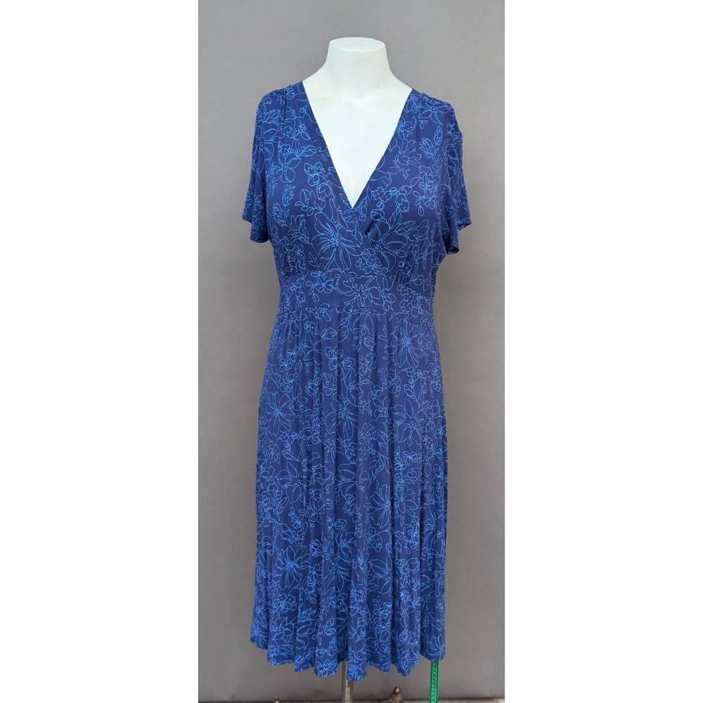 LL Bean Floral Knit Dress Womens Medium Blue Short Sleeve V-Neck Empire Waist